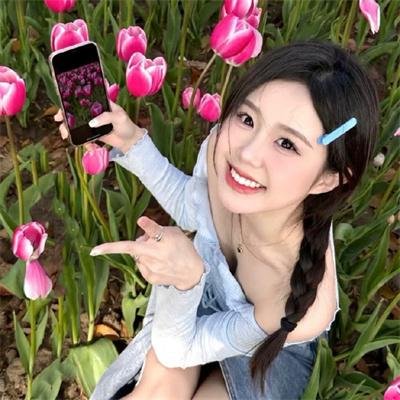他在窥着你